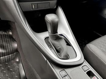 Toyota Yaris 1.5 Hybrid Icon 5dr CVT