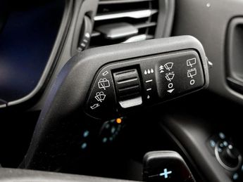 Ford Focus 1.0 EcoBoost Hybrid mHEV ST-Line Vign 5dr Auto