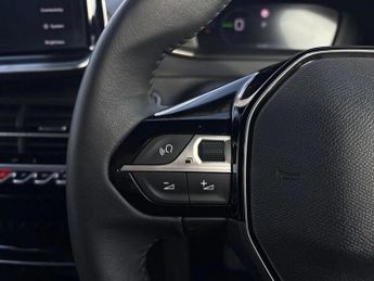 Peugeot 2008 100kW Allure 50kWh 5dr Auto