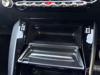 Peugeot 2008 100kW Allure 50kWh 5dr Auto