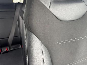Mercedes-Benz A Class A200 AMG Line Premium Plus Edition 5dr Auto