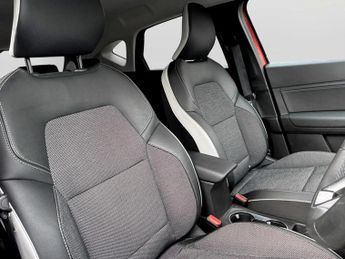 Renault Captur 1.6 E-Tech full hybrid 145 Techno 5dr Auto