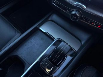 Volvo Xc60 2.0 B5P R DESIGN Pro 5dr AWD Geartronic