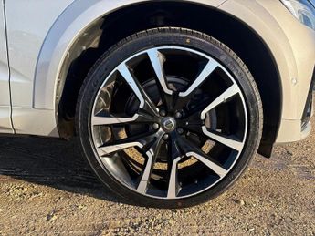 Volvo Xc60 2.0 B5P R DESIGN Pro 5dr AWD Geartronic