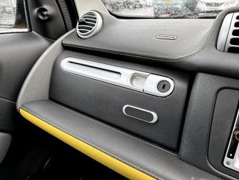 Smart Fortwo Coupe Cityflame mhd 2dr Softouch Auto