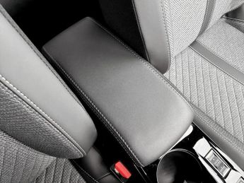 Peugeot 2008 100kW Allure 50kWh 5dr Auto