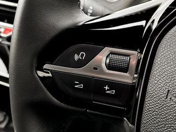 Peugeot 2008 100kW Allure 50kWh 5dr Auto
