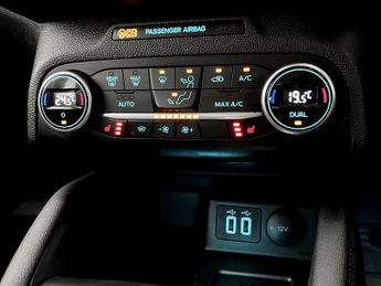 Ford Focus 1.5 EcoBlue 120 Titanium Edition 5dr Auto
