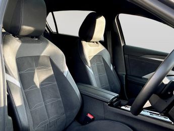 Vauxhall Astra 1.5 Turbo D Ultimate 5dr Auto