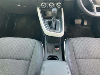 Renault Clio 1.6 E-TECH Hybrid 140 SE Edition 5dr Auto