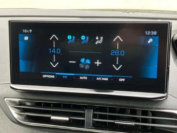 Peugeot 3008 1.2 Hybrid 136 Allure Premium+ 5dr e-DSC6