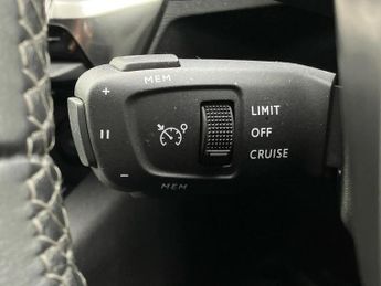 Peugeot 3008 1.2 Hybrid 136 Allure Premium+ 5dr e-DSC6