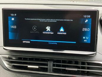 Peugeot 3008 1.2 Hybrid 136 Allure Premium+ 5dr e-DSC6