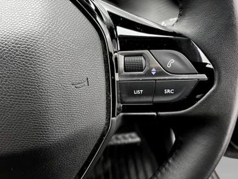 Peugeot 2008 100kW Allure Premium+ 50kWh 5dr Auto