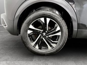 Peugeot 2008 100kW Allure Premium+ 50kWh 5dr Auto