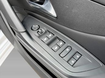 Peugeot 308 115kW GT 54kWh 5dr Auto