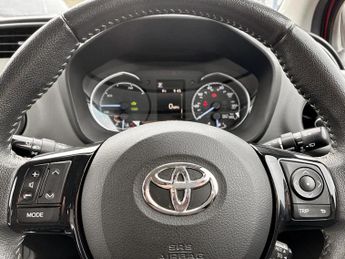 Toyota Yaris 1.5 Hybrid Icon Tech 5dr CVT