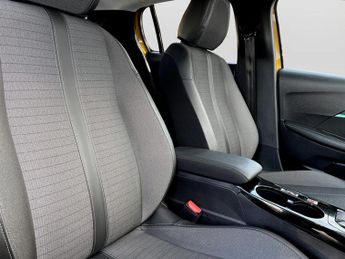 Peugeot 208 1.2 PureTech 100 Allure Premium + 5dr EAT8