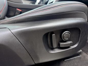 Land Rover Discovery Sport 1.5 P300e Urban Edition 5dr Auto [5 Seat]