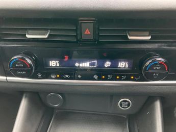 Nissan Qashqai 1.3 DiG-T MH 158 N-Connecta 5dr Xtronic