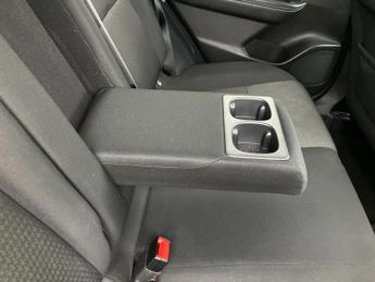 Nissan Qashqai 1.3 DiG-T MH 158 N-Connecta 5dr Xtronic