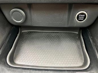 Nissan Qashqai 1.3 DiG-T MH 158 N-Connecta 5dr Xtronic