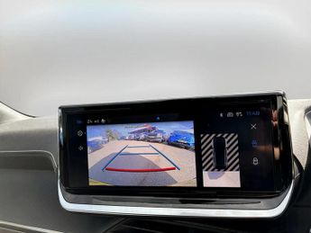 Peugeot 208 1.2 Hybrid 110 GT 5dr e-DSC6