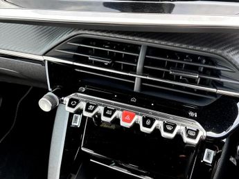 Peugeot 208 1.2 Hybrid 110 GT 5dr e-DSC6