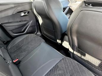 Peugeot 208 1.2 Hybrid 110 GT Premium 5dr e-DSC6