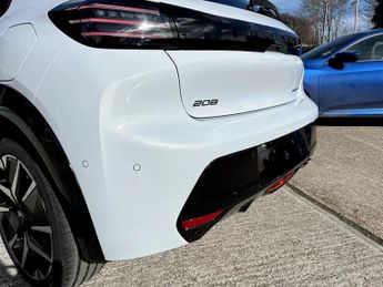 Peugeot 208 1.2 Hybrid 110 GT Premium 5dr e-DSC6