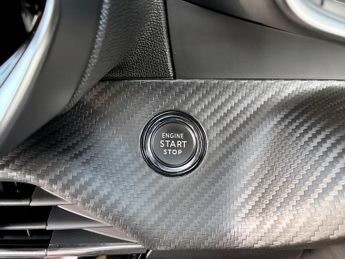 Peugeot 208 1.2 Hybrid 110 GT Premium 5dr e-DSC6