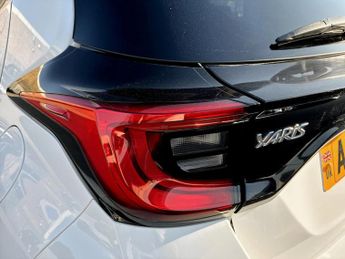 Toyota Yaris 1.5 Hybrid Design 5dr CVT