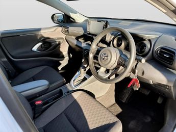 Toyota Yaris 1.5 Hybrid Design 5dr CVT