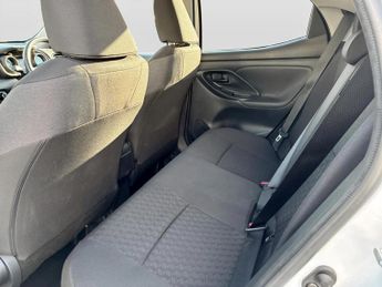 Toyota Yaris 1.5 Hybrid Design 5dr CVT