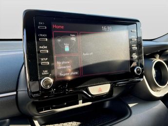 Toyota Yaris 1.5 Hybrid Design 5dr CVT