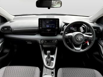 Toyota Yaris 1.5 Hybrid Design 5dr CVT