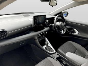 Toyota Yaris 1.5 Hybrid Design 5dr CVT