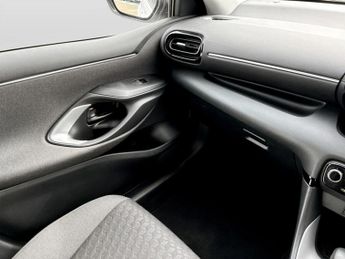 Toyota Yaris 1.5 Hybrid Design 5dr CVT