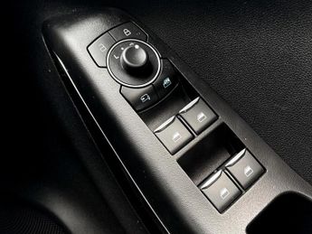 Ford Puma 1.0 EcoBoost Hybr mHEV 155 ST-Line Vignale 5dr DCT