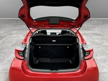 Toyota Yaris 1.5 Hybrid Design 5dr CVT