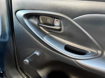 Toyota Yaris 1.5 Hybrid Icon 5dr CVT
