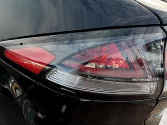 Hyundai Ioniq 1.6 GDi Plug-in Hybrid Premium SE 5dr DCT