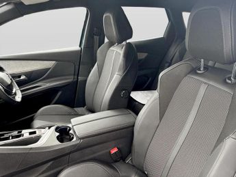 Peugeot 3008 1.2 Hybrid 136 GT 5dr e-DSC6