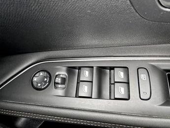 Peugeot 3008 1.2 Hybrid 136 GT 5dr e-DSC6