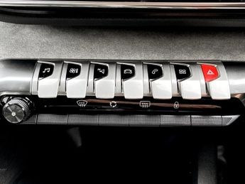 Peugeot 3008 1.2 Hybrid 136 GT 5dr e-DSC6