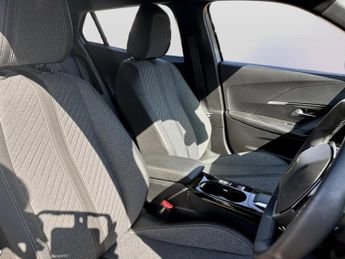 Peugeot 2008 100kW Allure 50kWh 5dr Auto