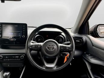 Toyota Yaris 1.5 Hybrid Design 5dr CVT