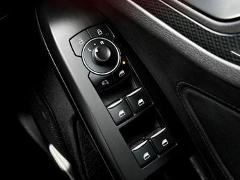 Ford Focus 2022.50 Focus ST-Line Vignale 5 door 1.0L EcoBoost 155PS mHEV FWD 7 Spee