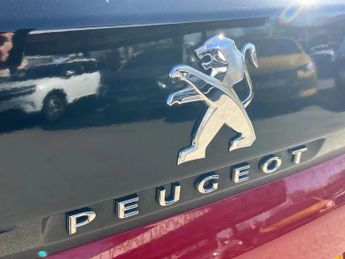 Peugeot 3008 1.2 Hybrid 136 Allure 5dr e-DSC6
