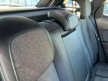 Peugeot 3008 1.2 Hybrid 136 Allure 5dr e-DSC6